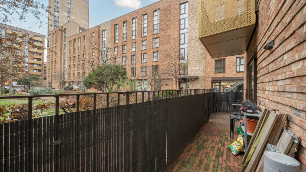 Apartment in London - View 5