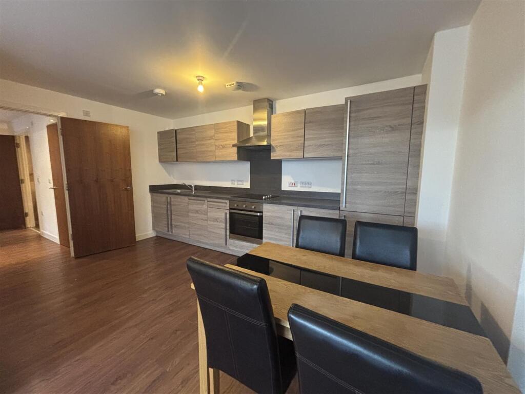 Apartment in Salford, Ordsall - View 3
