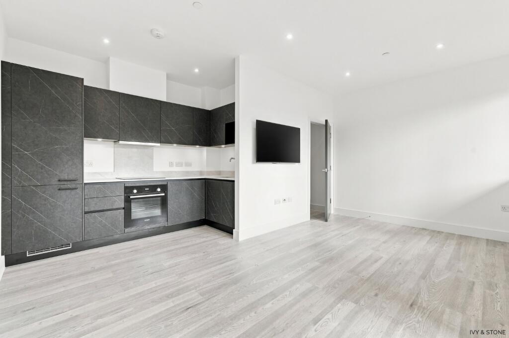 Main image of property: Millfield House, Ashwells Road, Pilgrims Hatch, Brentwood, Essex, CM15 9SE
