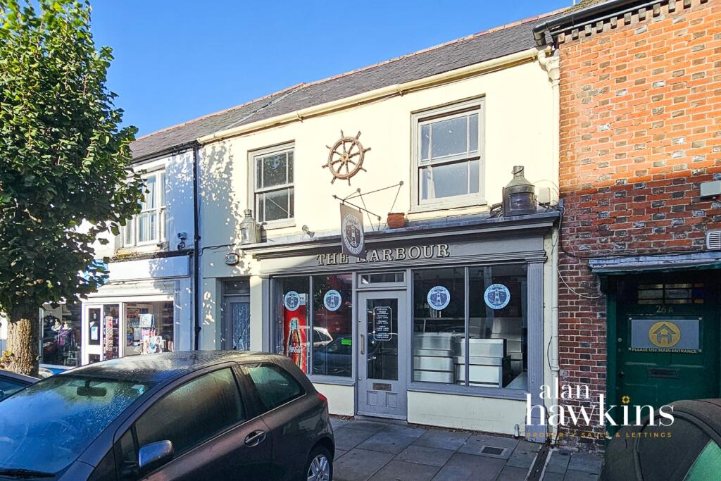 High Street, Royal Wootton Bassett, SN4