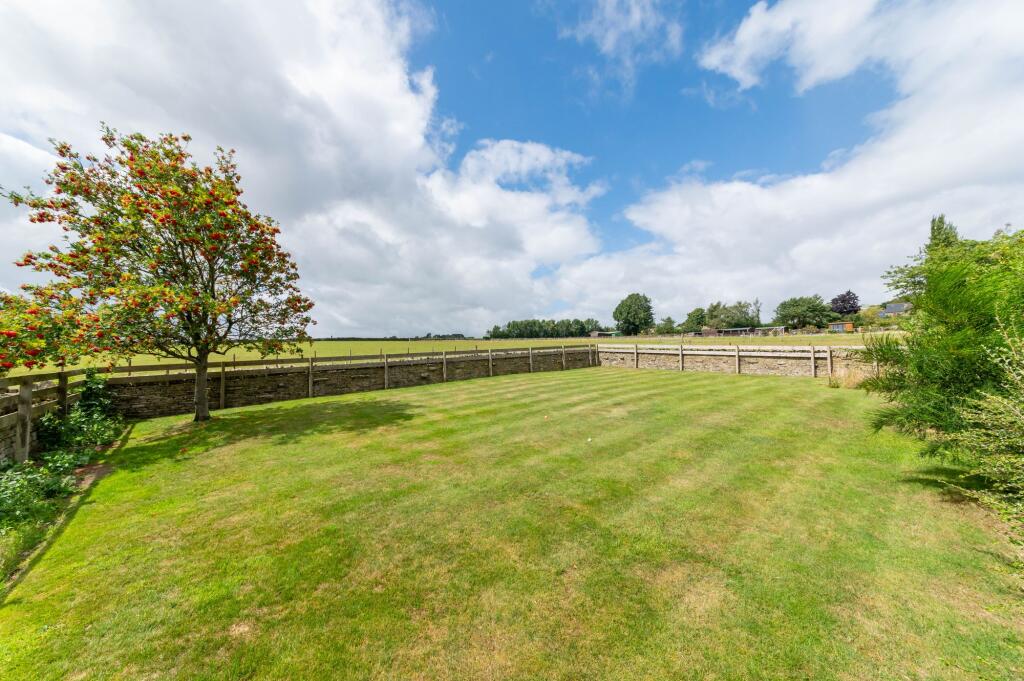 12, Park Lane, Upper Cumberworth, HD8 photo 2