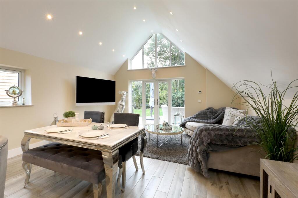 House in Dacorum, Water End, Great Gaddesden - View 3