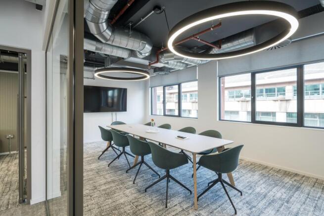 6th Floor Fitted