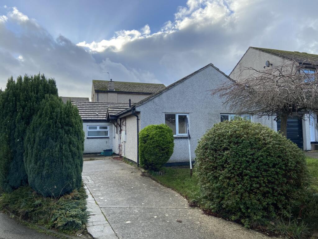3-bed house on Fairlea Close, Dawlish, EX7, £275,000