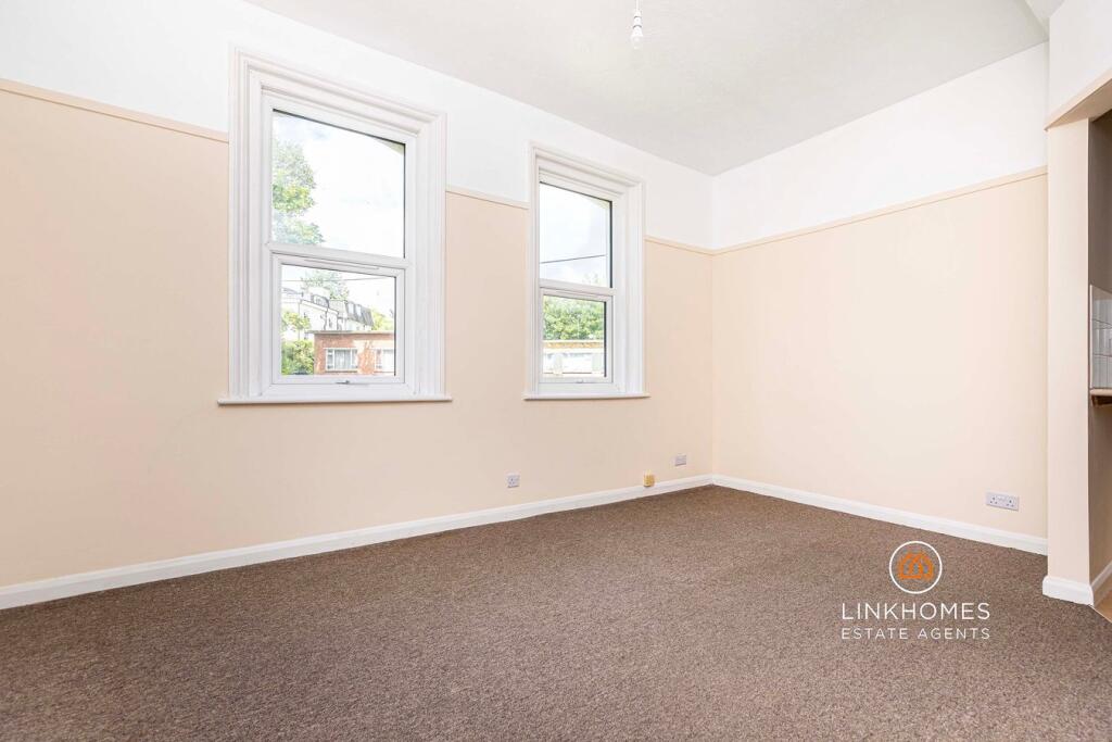 Crescent Road, Bournemouth, BH2 photo 3