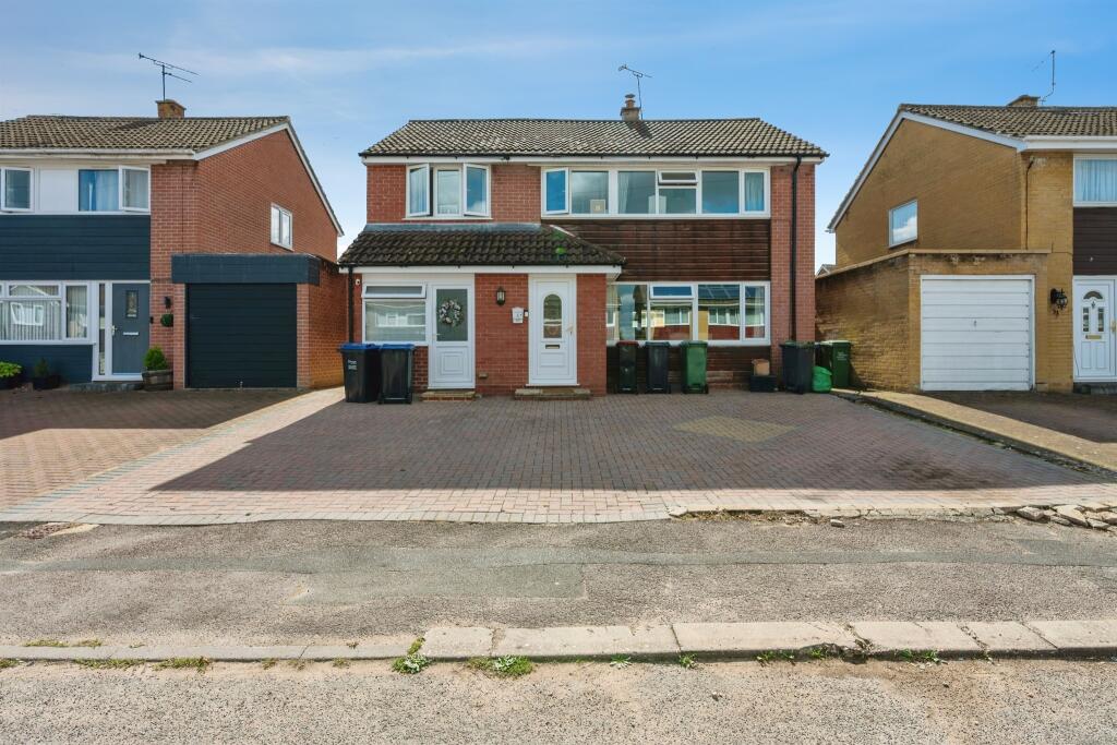 Main image of property: Hardens Mead, Chippenham