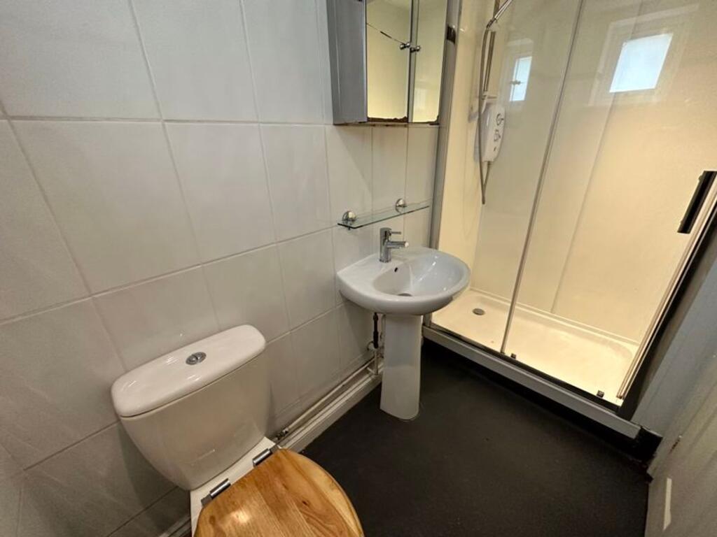 1 bedroom semi-detached house for rent