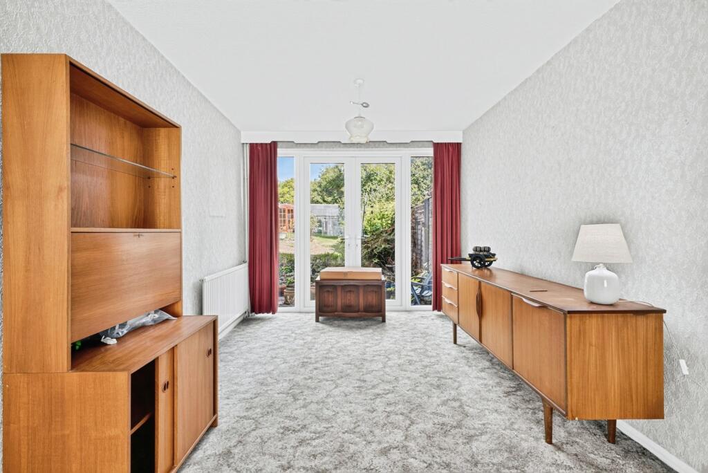 House in Northampton, Lodge Farm - View 5