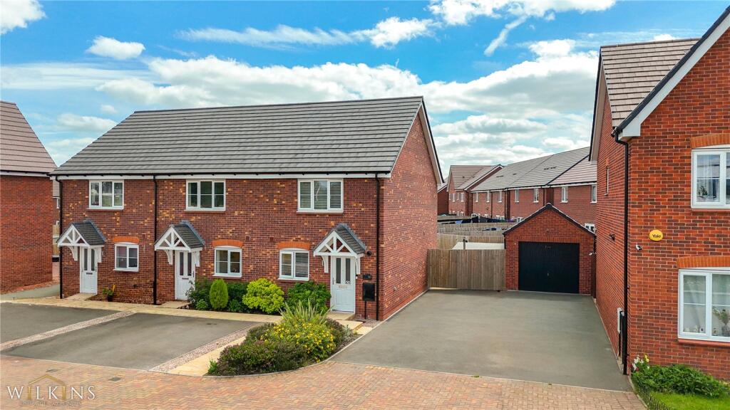 Main image of property: Parliament Drive, Nuneaton, Warwickshire, CV11