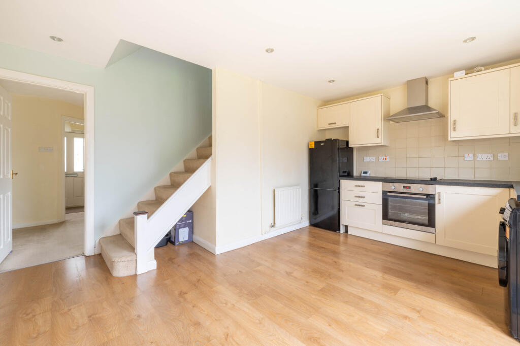 Manor Chase, Beddau, Pontypridd, CF38 - More