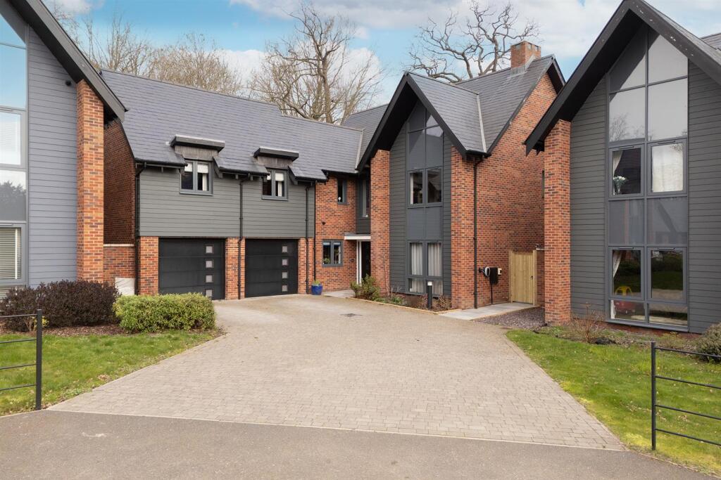 Main image of property: Purefey Close, Rugby