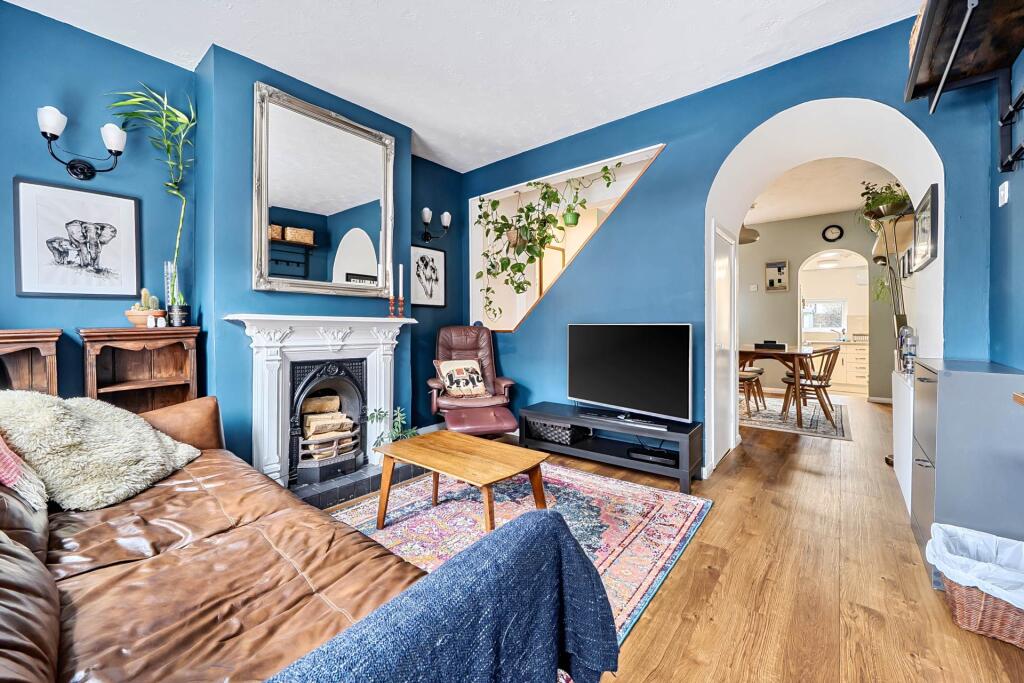 Main image of property: Chesterman Street, Reading
