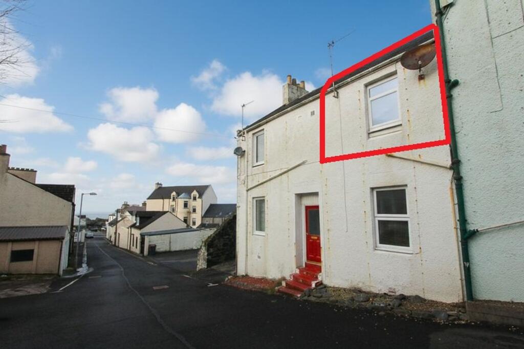1-bed flat on Hill Street, Portpatrick, DG9, £70,000