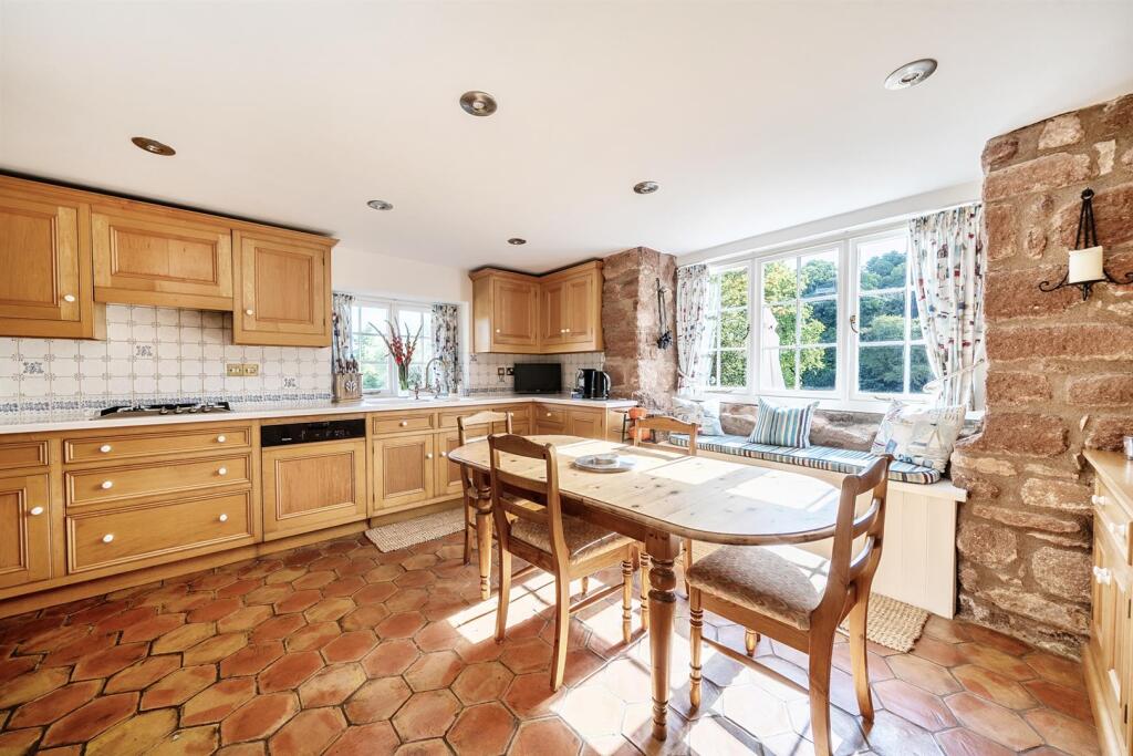 House in Exeter - View 4