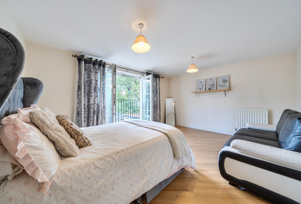 House in Romford - View 5
