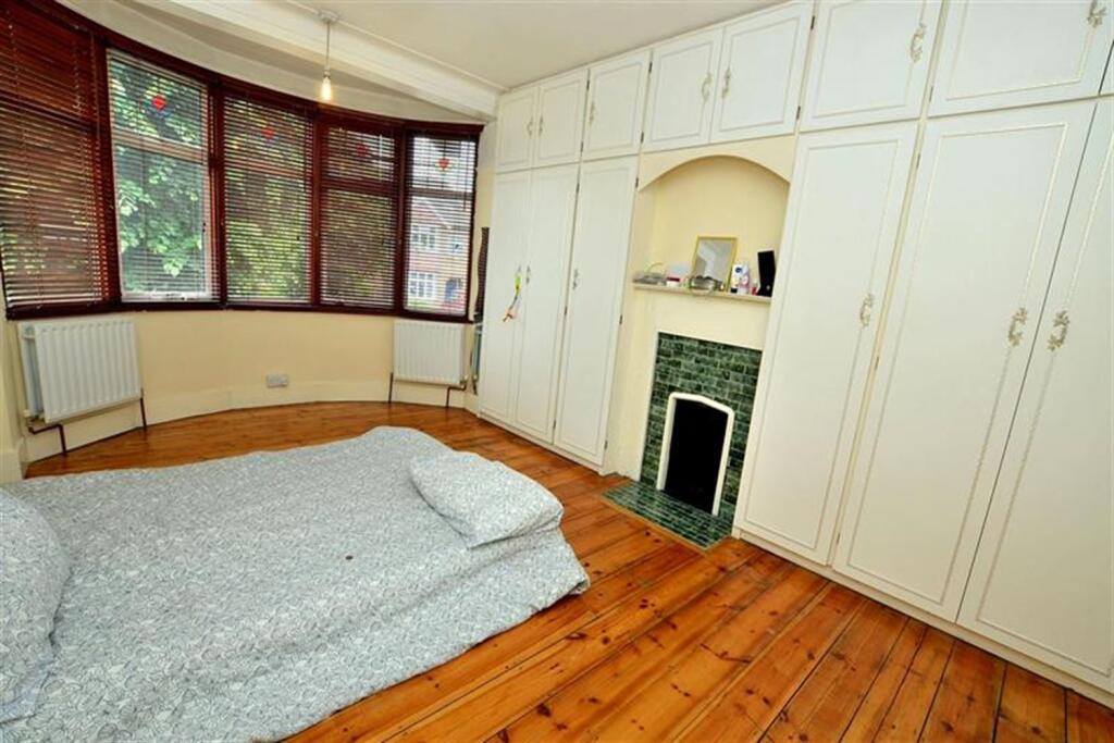 House in London - View 3