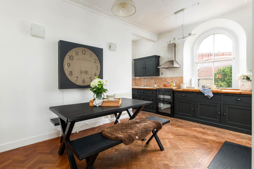 Apartment in Bristol - View 2