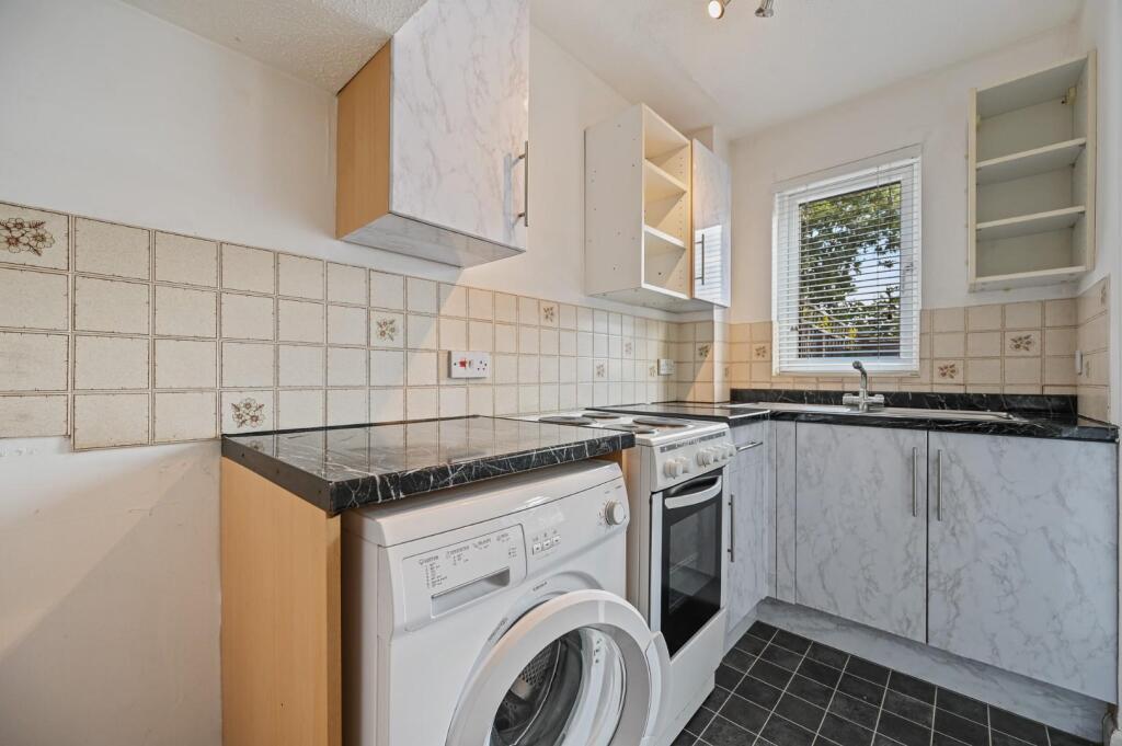 House in Southall - View 4