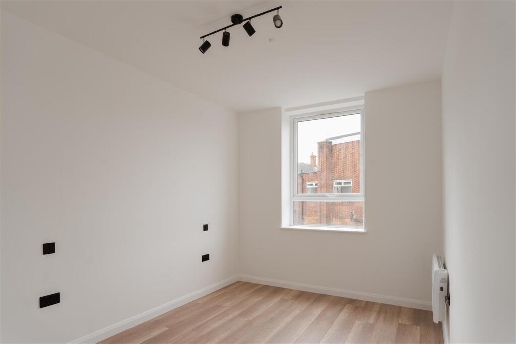 Flat 6 - 4.jpg