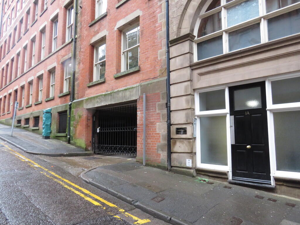 Main image of property: Hollowstone, Nottingham