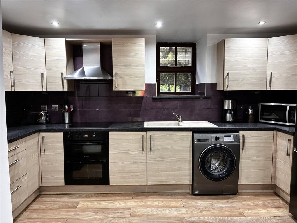 House in Llandudno, Llanddeiniolen - View 5