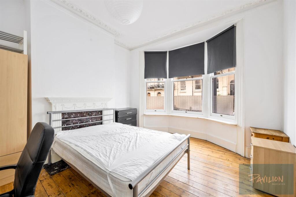 House in Brighton, Round Hill - View 2