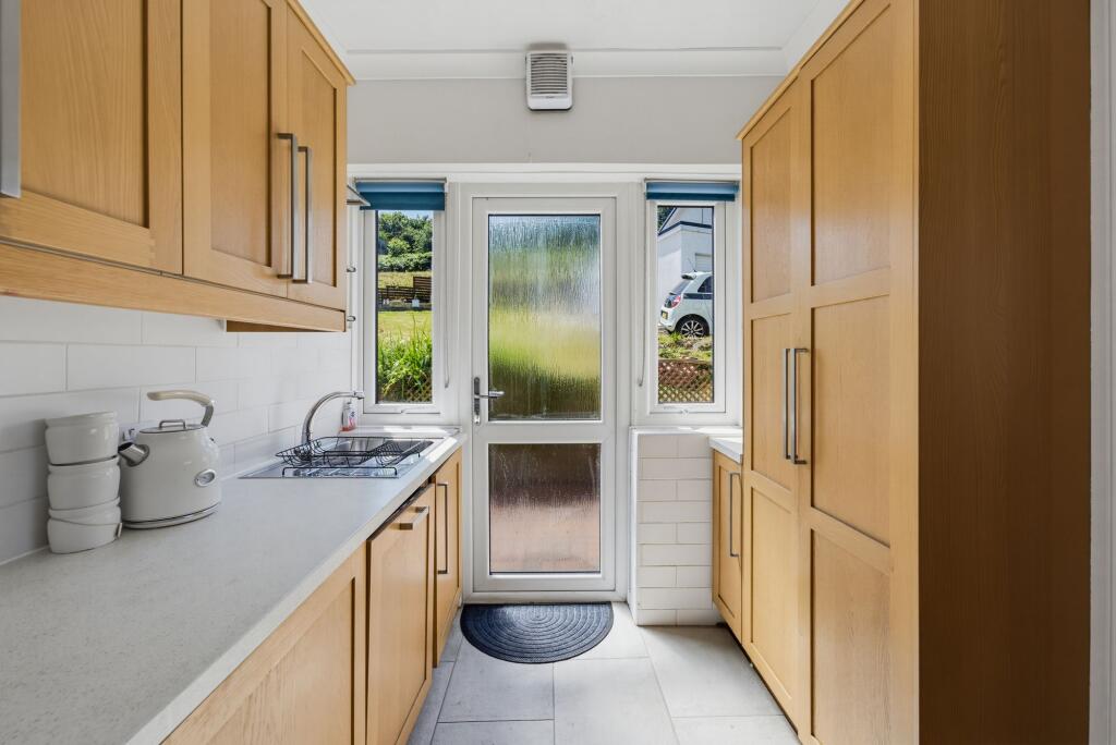 Alma Road, Maesteg, CF34 - More