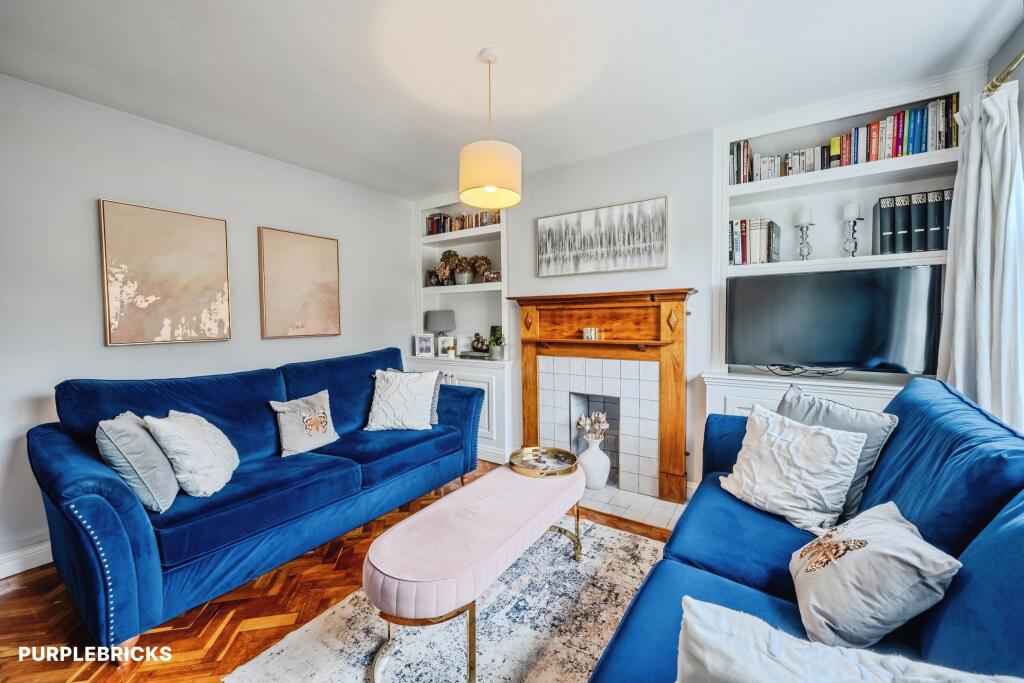 House in Newport - View 4