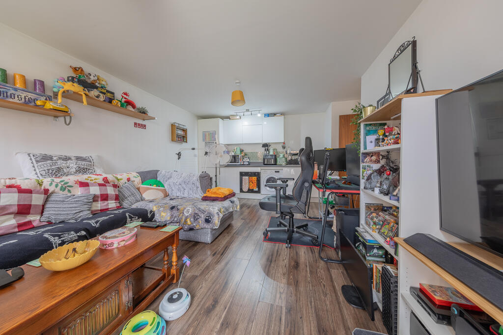 Apartment in Dudley - View 5