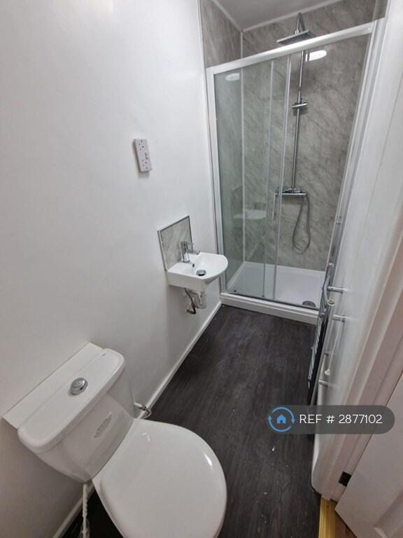 5 bedroom terraced house for rent
