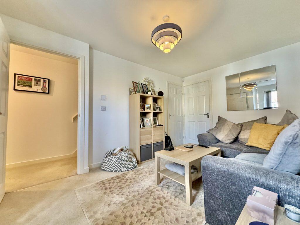 Lapwing Close, Yeovil, Somerset, BA22 photo 3