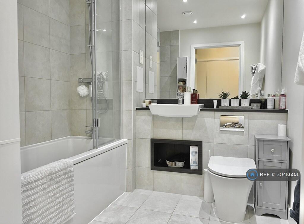 Apartment in London - View 3