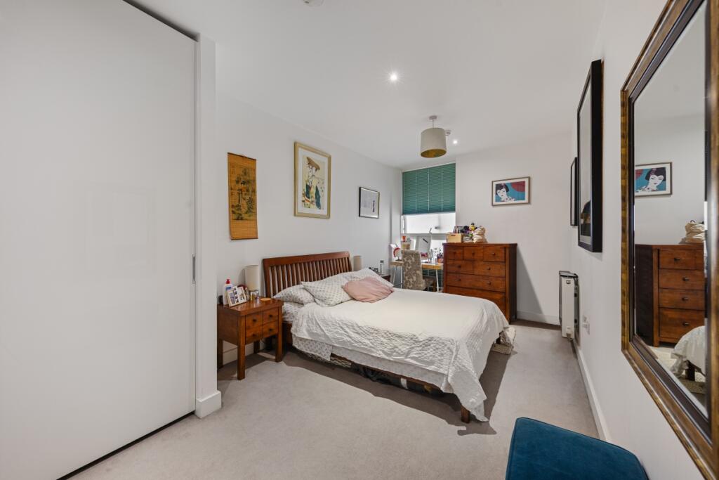 Apartment in London - More