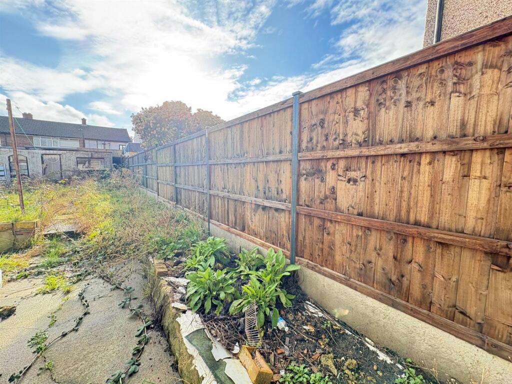 2-bed terraced on Dundee Road, London, £425,000