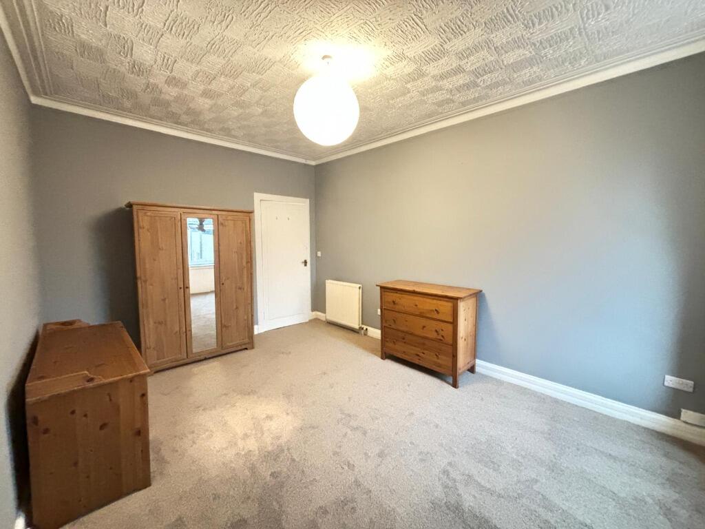 Apartment in Paisley, Renfrewshire - More