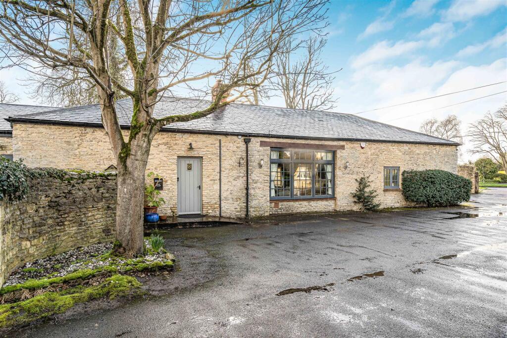 Main image of property: Queens Avenue, Bicester