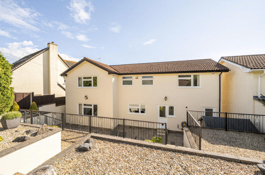 House in Bleadon - View 3