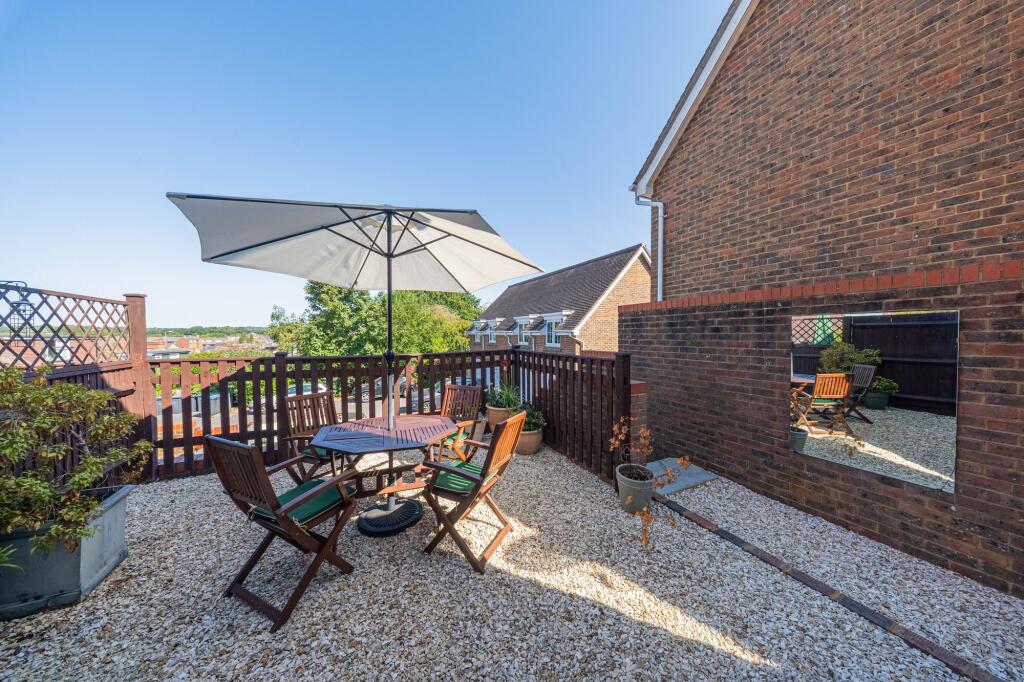 House in Mid Sussex, Southdowns Park, Haywards Heath - View 2