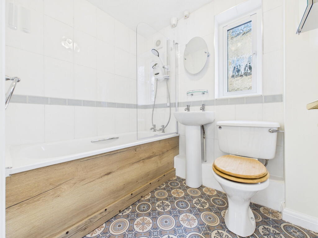 Apartment in Swindon, Calne - View 4