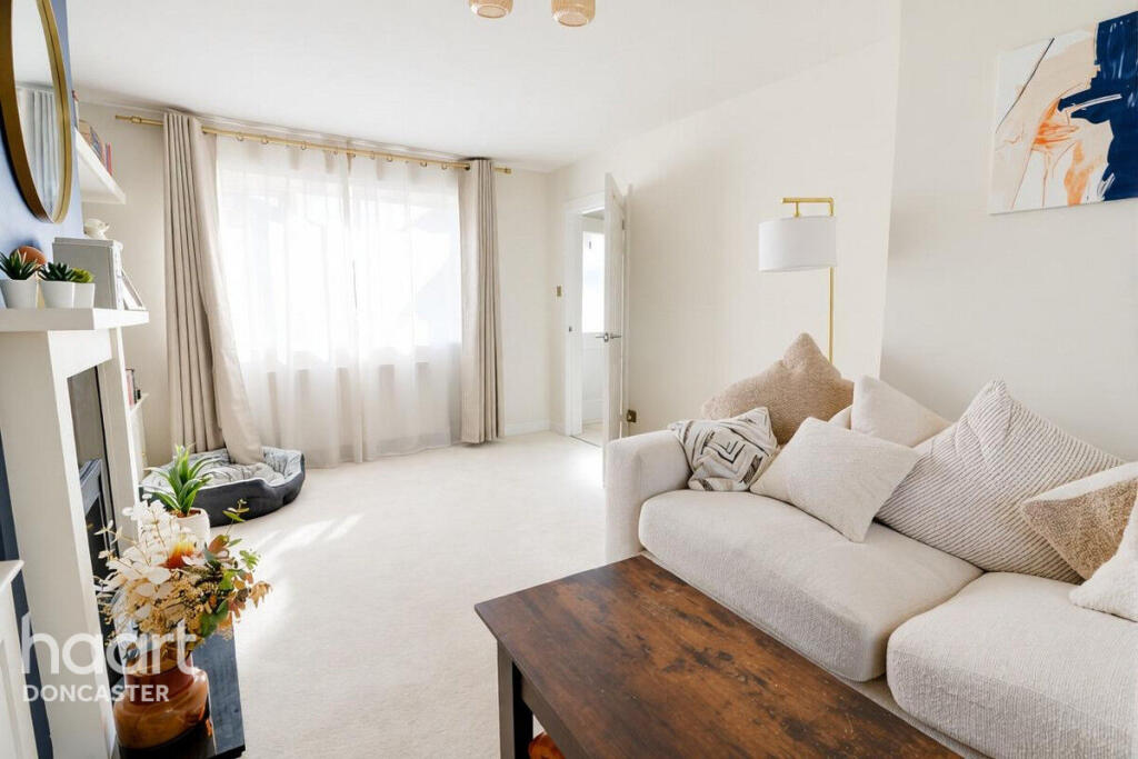 House in Doncaster, Scawthorpe - View 4
