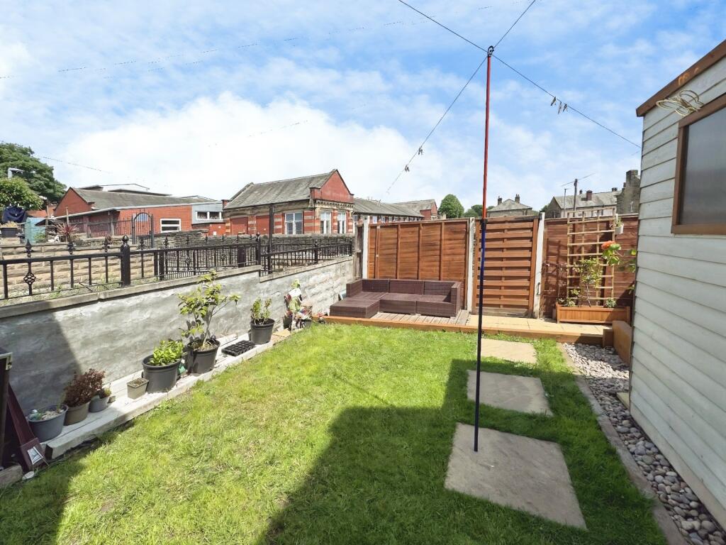 Park View, Cleckheaton, BD19 photo 4