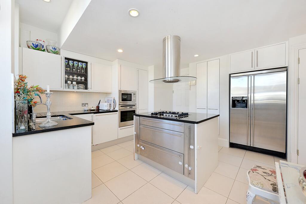 3 bedroom flat for rent