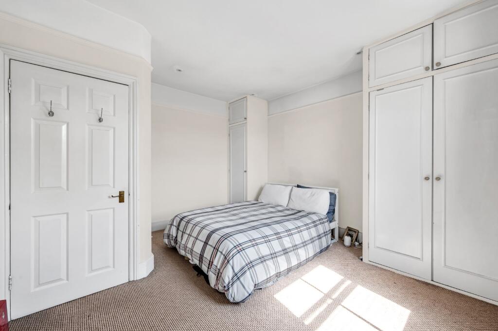 Apartment in London - More