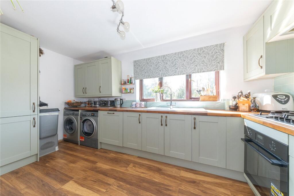 House in Milton Keynes, Great Linford - View 5