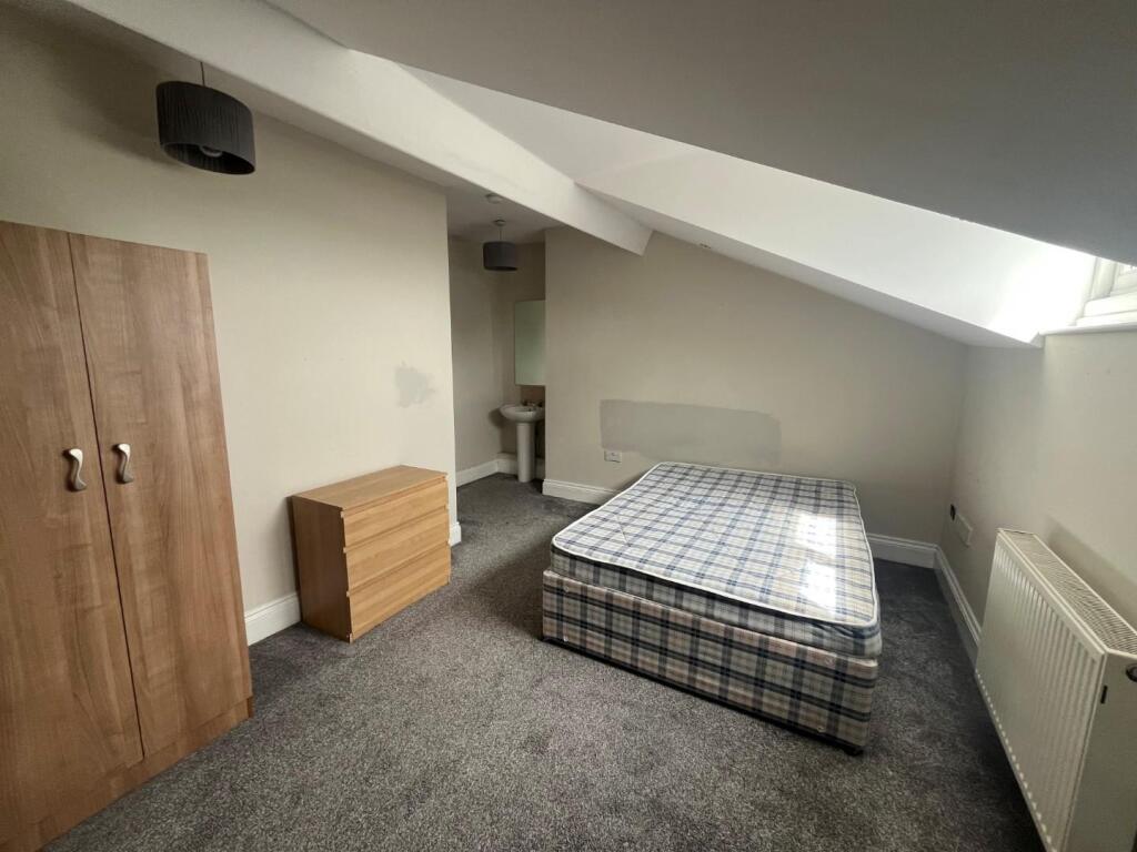 Apartment in Liverpool - More