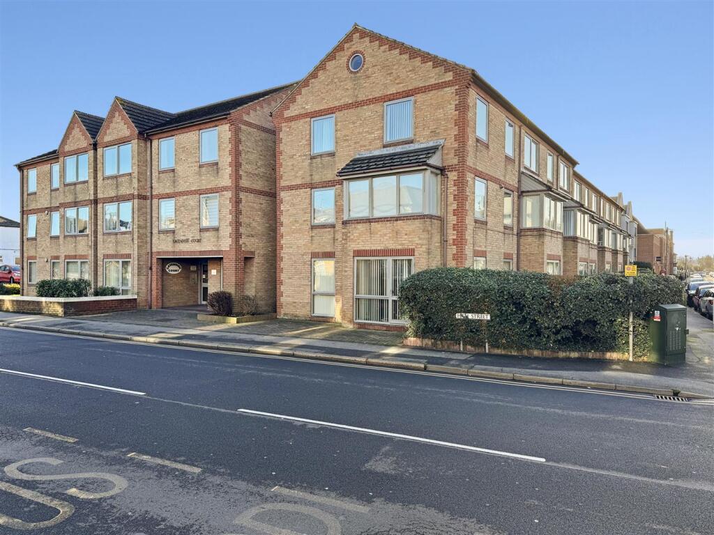 Apartment in Herne Bay, Hunter's Forstal, Mickleburgh Hill - View 2
