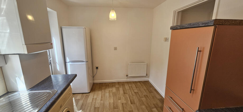 Beckton, London, London, E6 - View 5