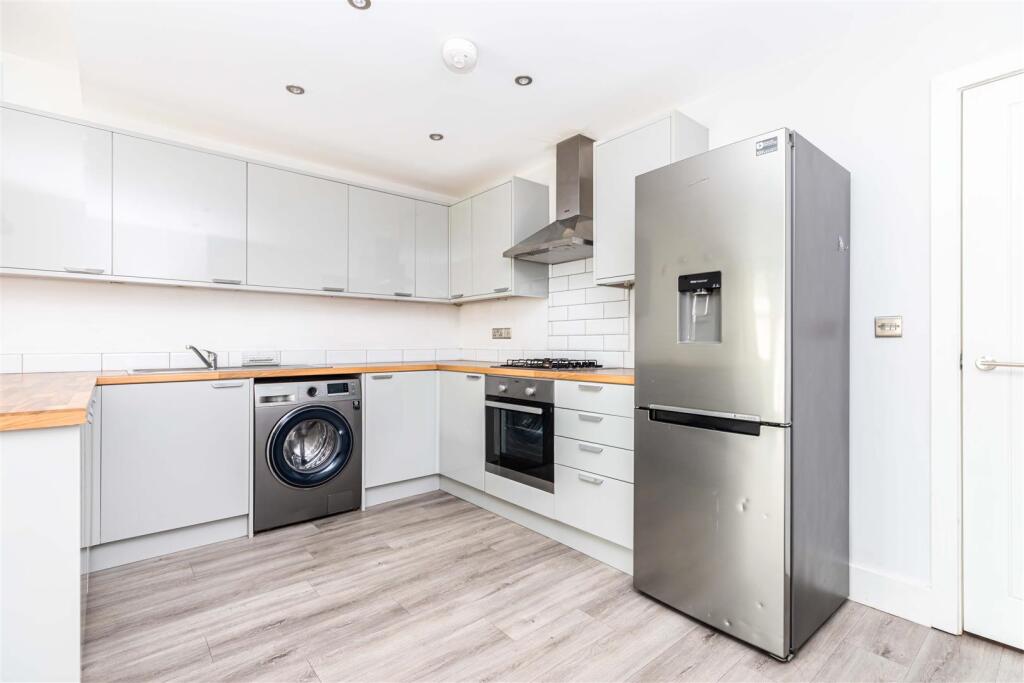 Dudsbury Road, West Parley, Ferndown - View 6