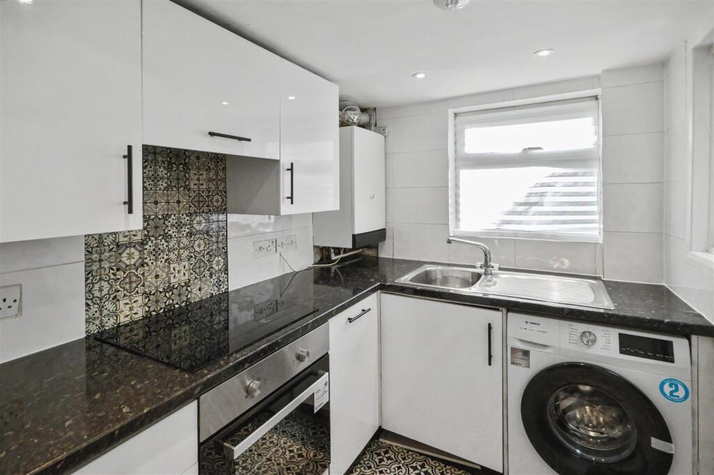 House in St Albans, Bernards Heath - More