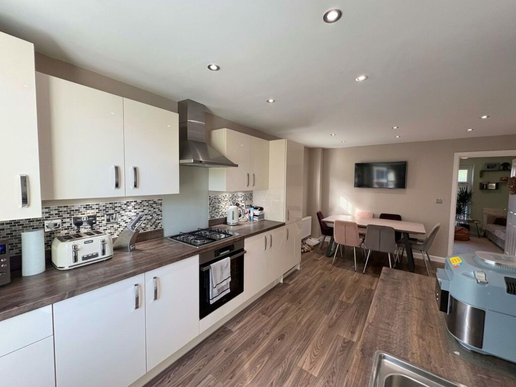 House in Kirklees, Flockton Green, Kirkburton - View 3